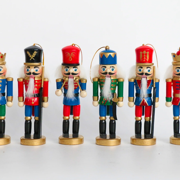 Discover Wizardi Nutcrackers: Perfect for Christmas and Beyond!