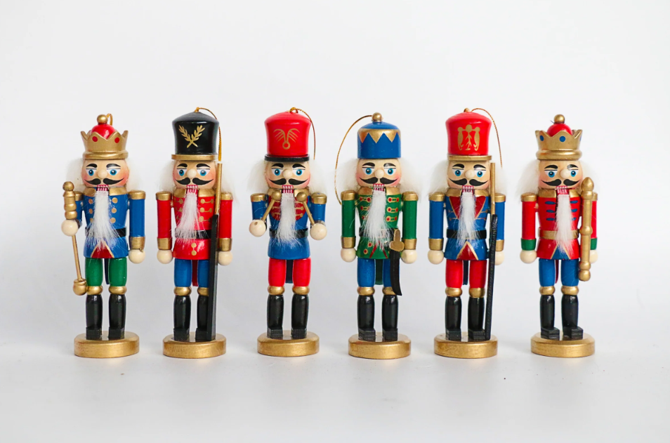 Discover Wizardi Nutcrackers: Perfect for Christmas and Beyond!