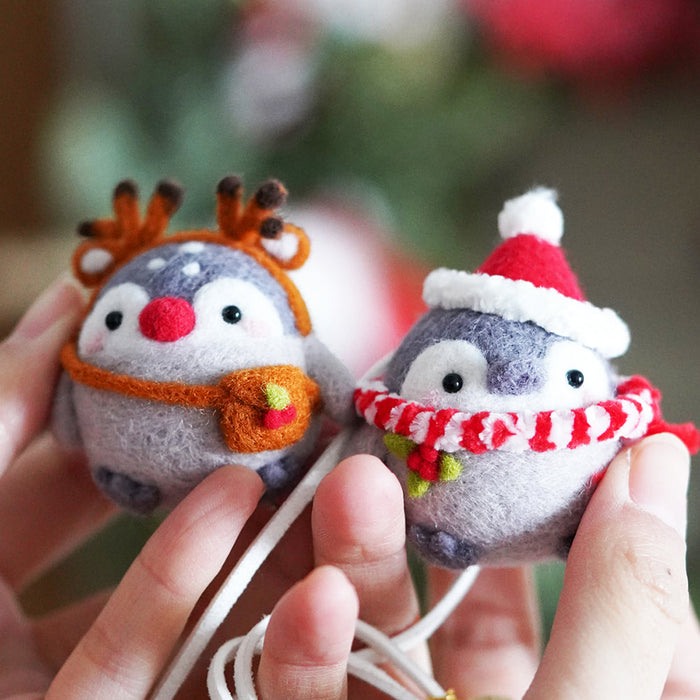Christmas Penguin Needle Felting Kit. Wizardi DIY Wool Craft Kit F07N8-W116