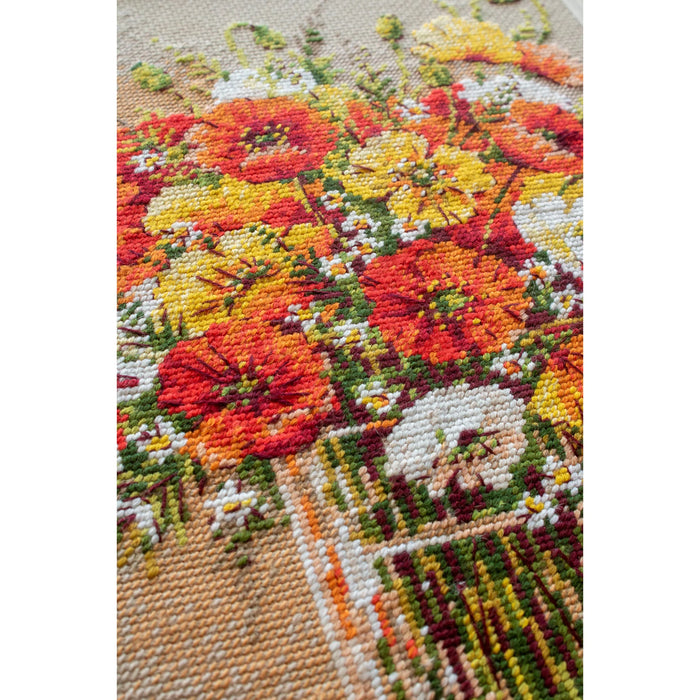 Field Poppies R2306 Counted Cross Stitch Kit