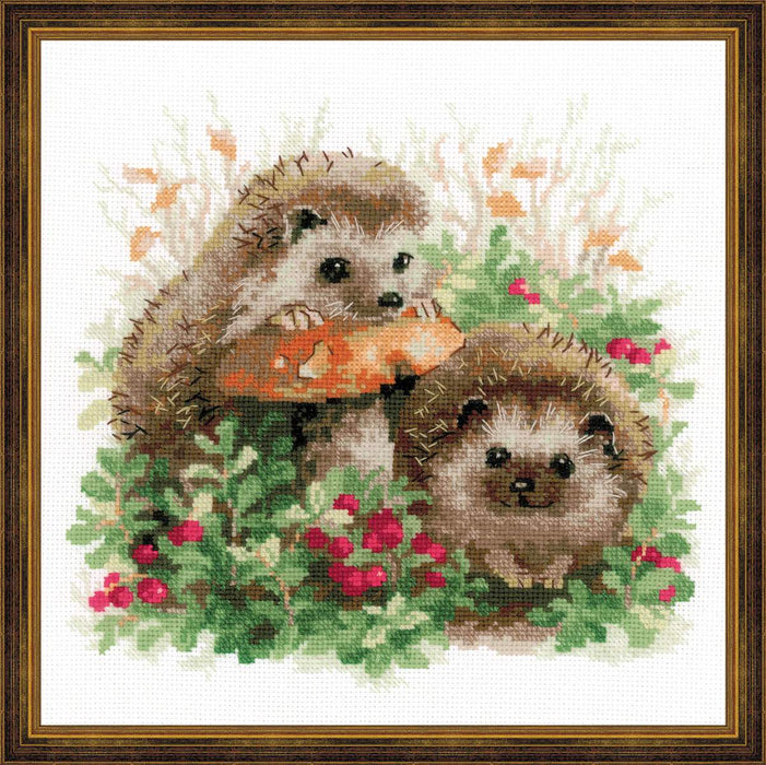 Hedgehogs in Lingonberries R1469 Counted Cross Stitch Kit