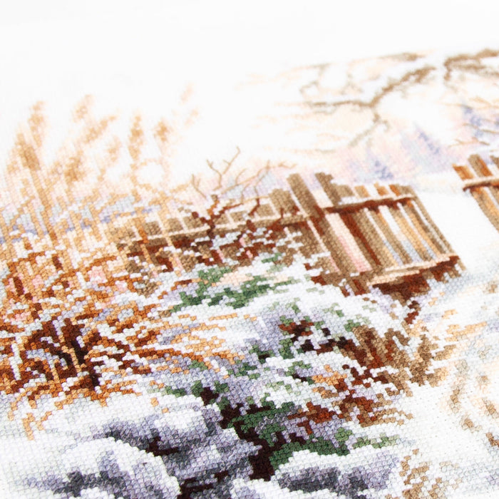 Winter Yard 350-742 Counted Cross-Stitch Kit