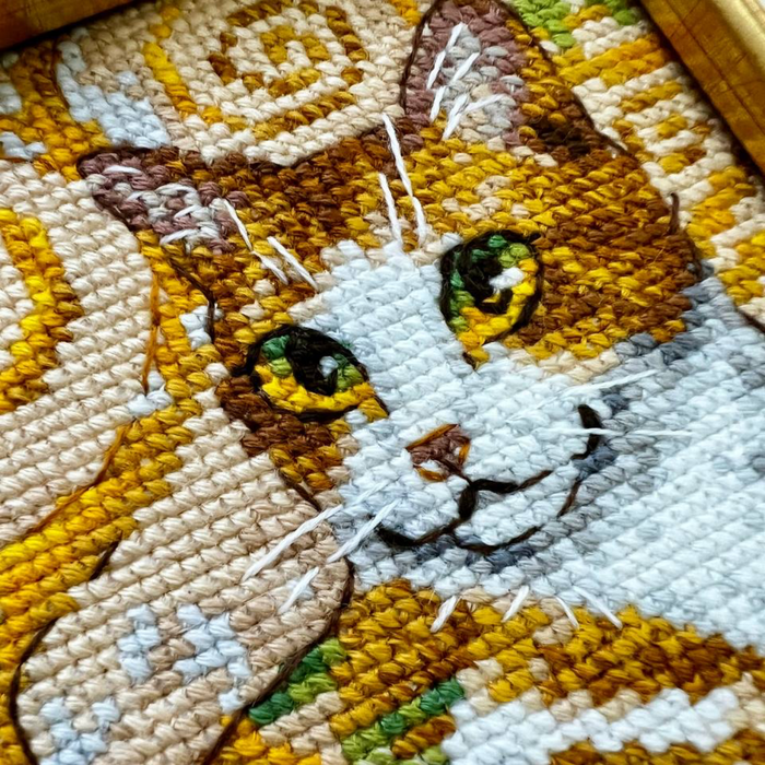 Golden Cat R2319 Counted Cross Stitch Kit