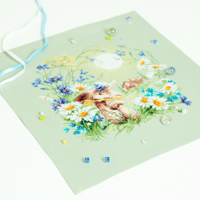 Meadow Stories. Snail 510-352 Counted Cross-Stitch Kit