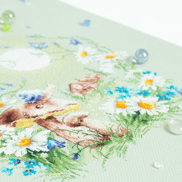 Meadow Stories. Snail 510-352 Counted Cross-Stitch Kit