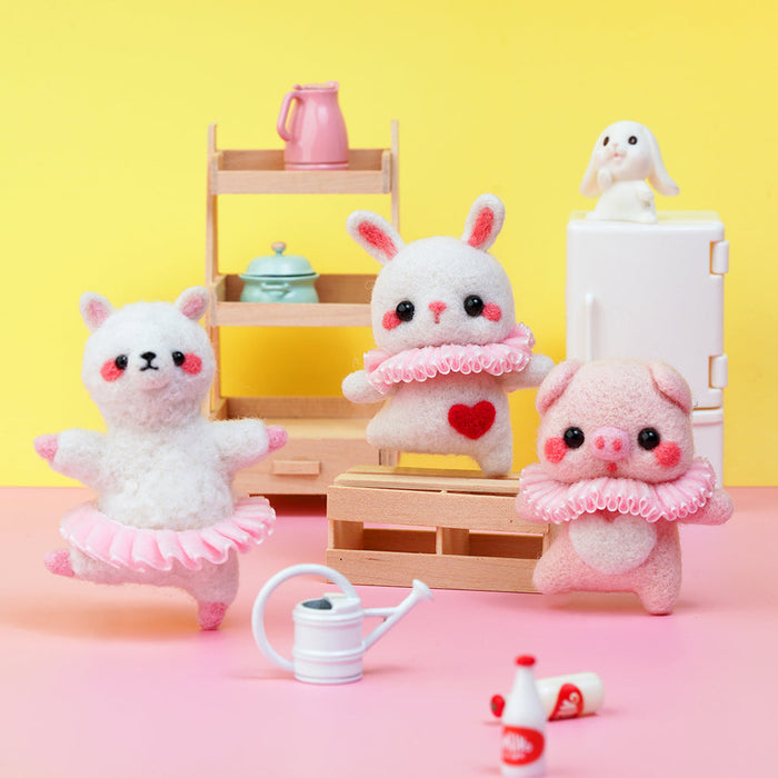 Piggy Needle Felting Kit. Wizardi DIY Wool Craft Kit F07N8-W188