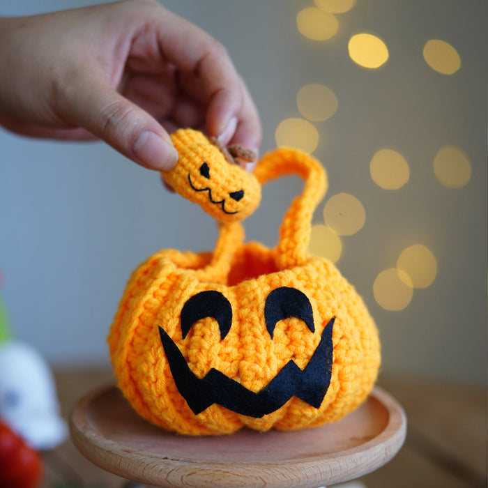 Halloween Amigurumi DIY Crochet Kit Wizardi F07N8-M102