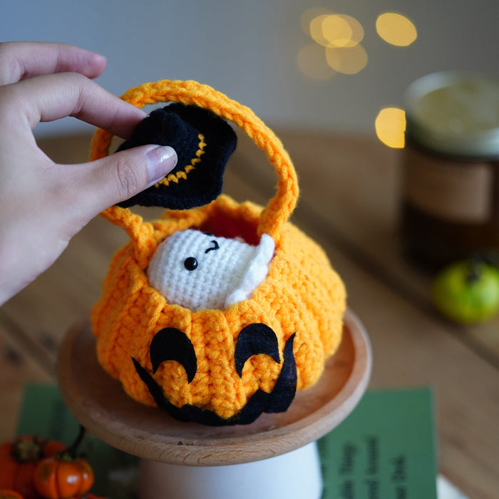 Halloween Amigurumi DIY Crochet Kit Wizardi F07N8-M102