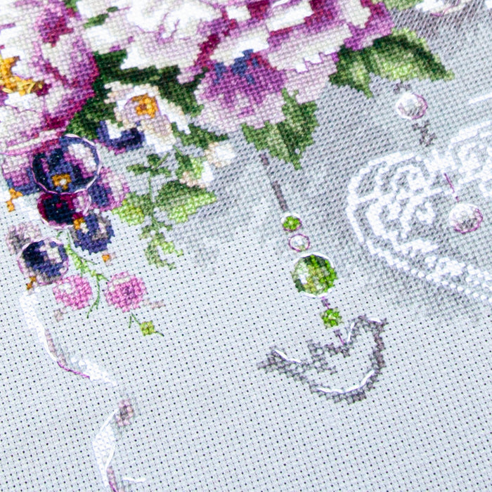 Floral Decor 70-05 Counted Cross-Stitch Kit