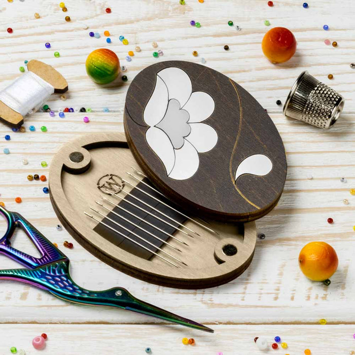 Magnetic Needle Case Oval Silver Flower FLZB(N)-188