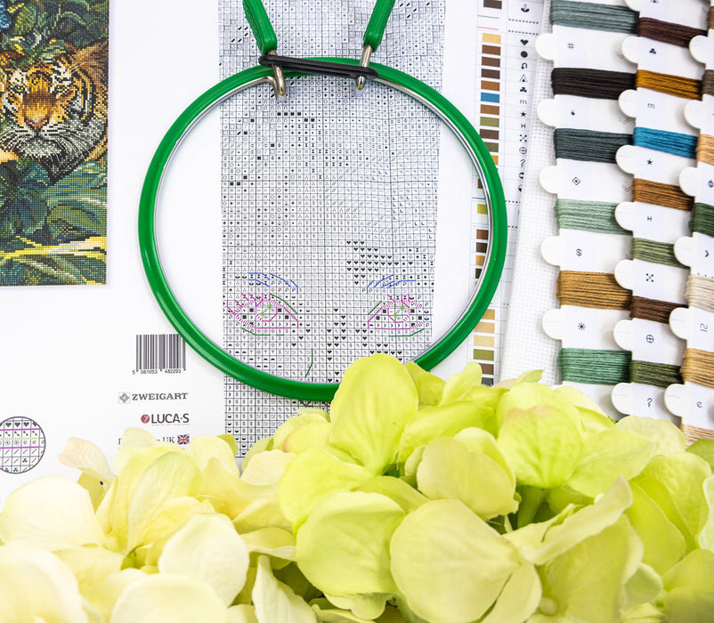 Nature's Muse L9974 Counted Cross Stitch Kit