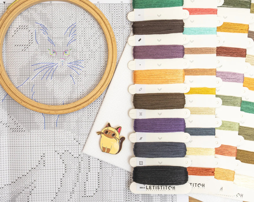 Familiar's Favorite L9991 Counted Cross Stitch Kit