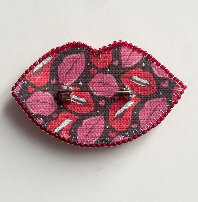 Bead Embroidery Brooch Kit. Decoration - Passionate Kisses AD-244