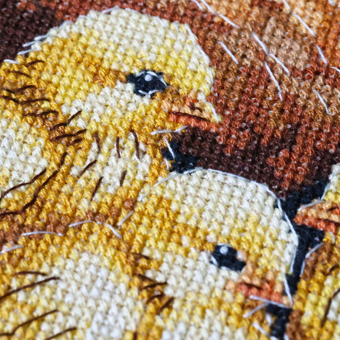 Cross-stitch kit - Hen in the Yard AH-326