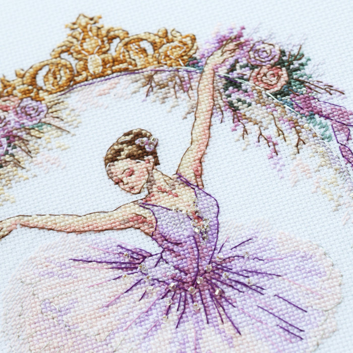 Cross-stitch kit - The Embodiment of Grace AH-329