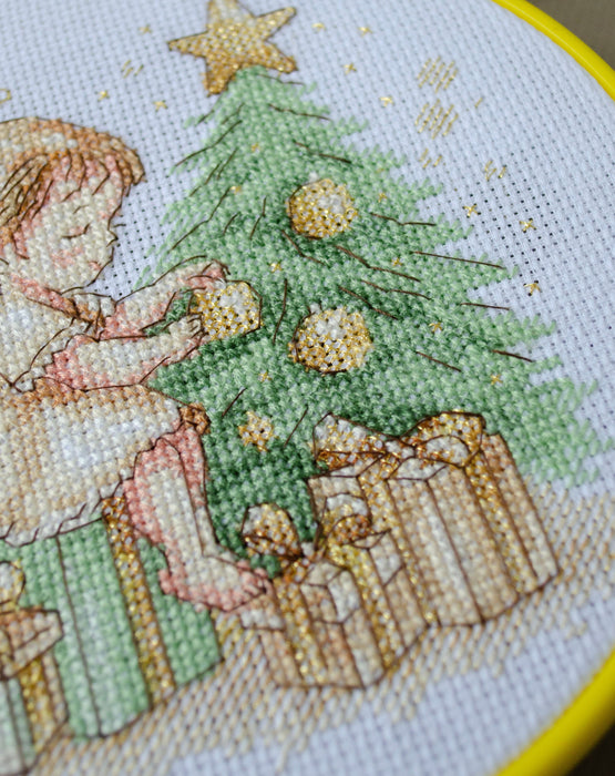 Cross-stitch kit - Little Christmas Angel AHM-091