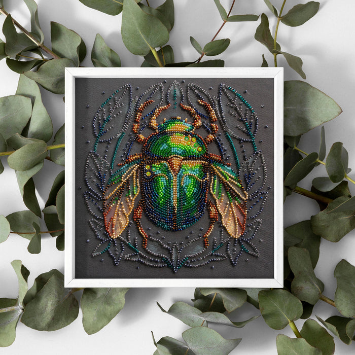 Mid-sized bead embroidery kit - Emerald beetle AMB-105