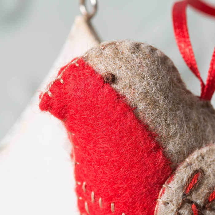 Embroidered Robin Felt Craft Mini Kit MKRBN1F