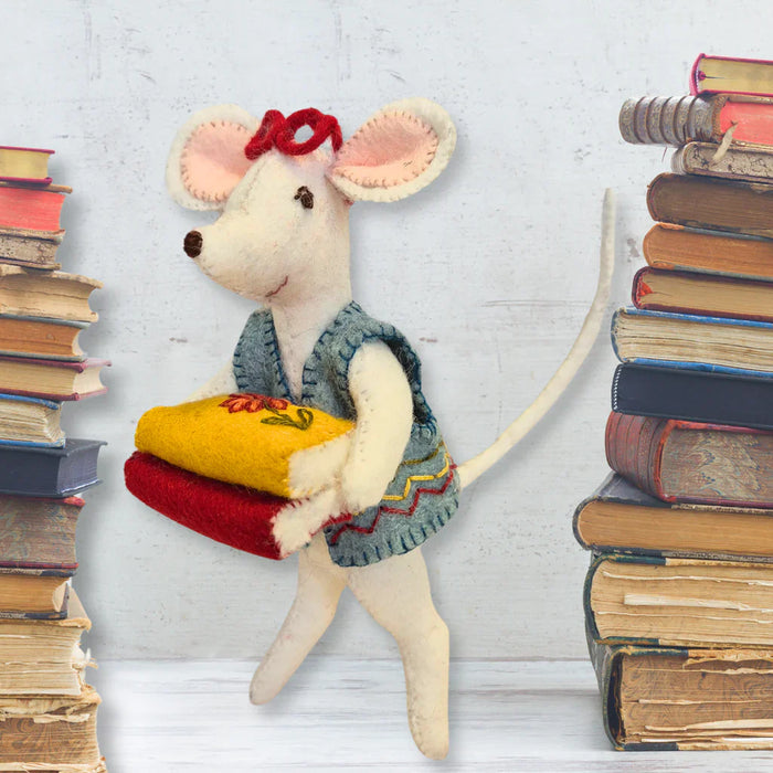 Felt Craft Mini Kit Little Mouse The Librarian from felt MKLIB1F