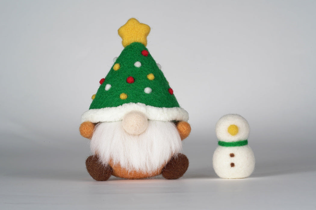 Green Christmas Gnome Needle Felting Kit. Wizardi DIY Wool Craft Kit F07N8-490