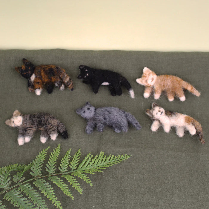Dog and Cat Magnet Needle Felting Kit