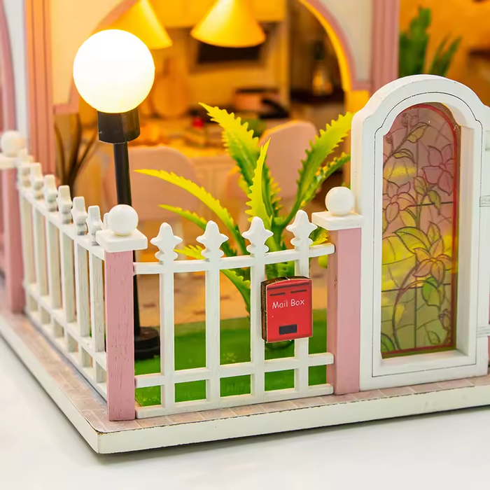 Windsor Castle Dollhouse Kit - Miniature Wizardi Roombox Kit F07M5-65-L2503