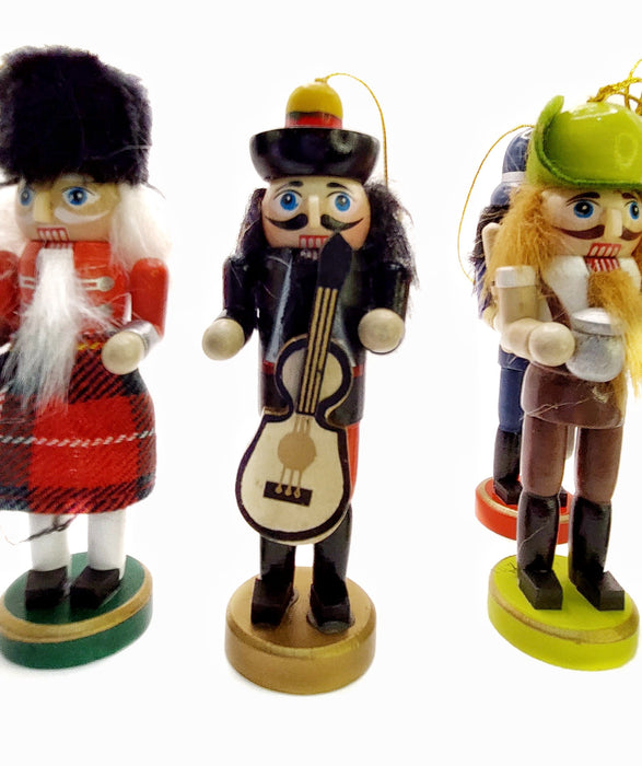Christmas Nutcracker Set. Wizardi Classic Wooden Festive Decoration F07M14-10-N01613