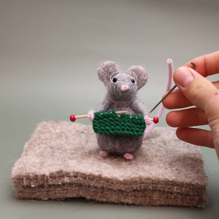 Felting Kit - Special Edition Green Knitting Mouse SmallNeedle Felt Kit