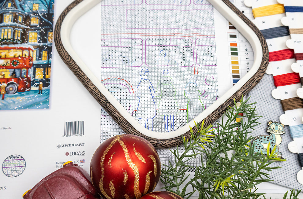 London Christmas Bus L9982 Counted Cross Stitch Kit