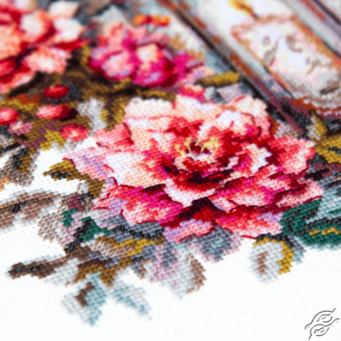 Lantern in Bloom 70-44 Counted Cross-Stitch Kit