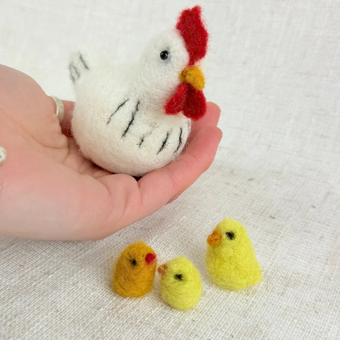 Felting Kit - Round Hen with Chicks Small Needle FeltKit