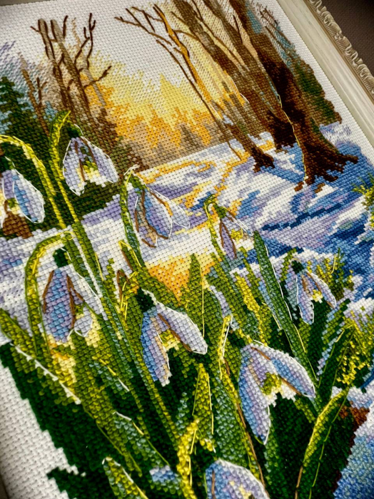 Spring is Coming R2336 Counted Cross Stitch Kit