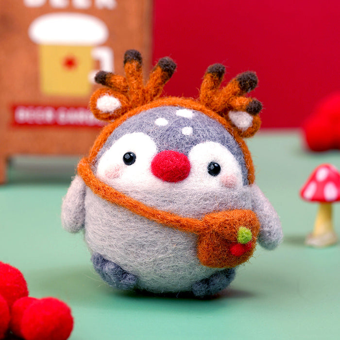 Christmas Penguin Needle Felting Kit. Wizardi DIY Wool Craft Kit F07N8-W116