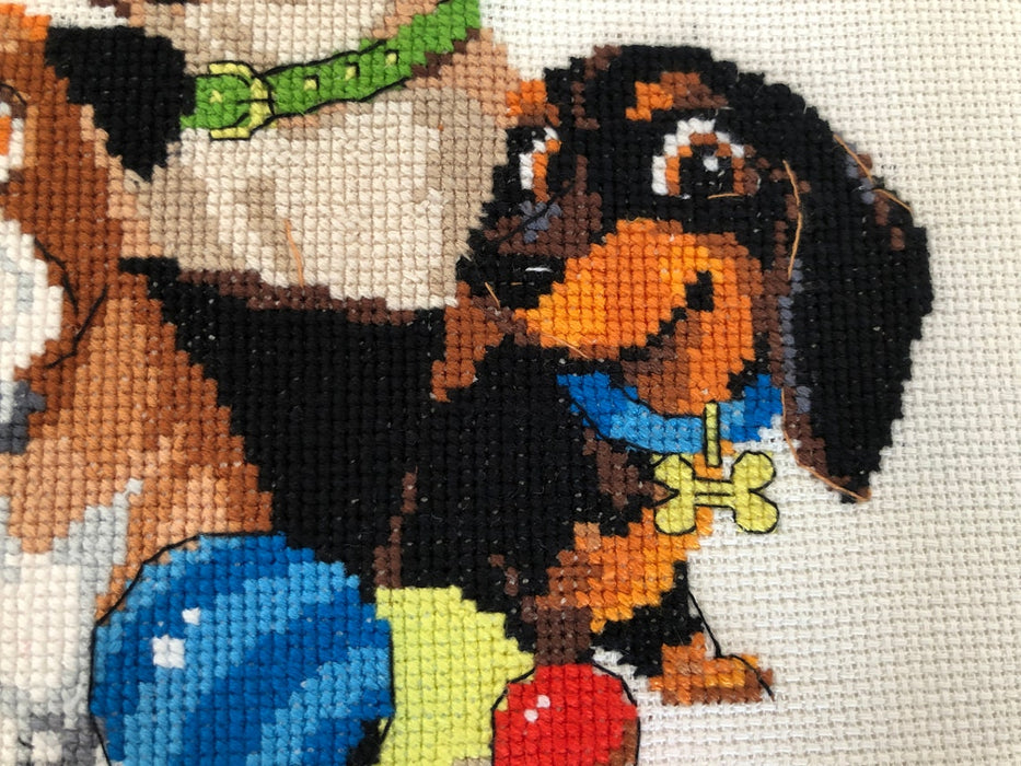 Dog Show R1923 Counted Cross Stitch Kit