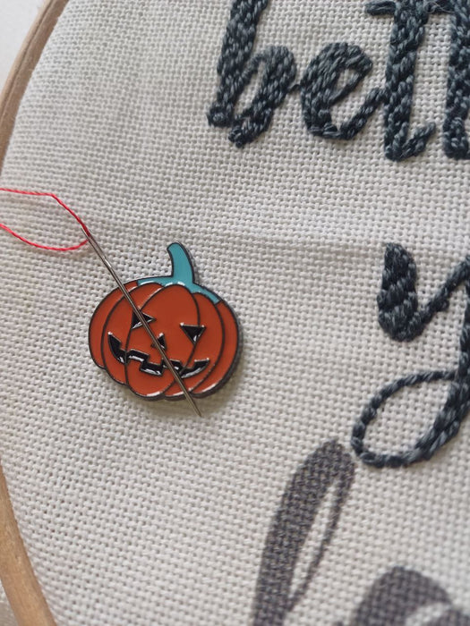 Pumpkin Magnetic Needle Minder F07M10-4 Pumpkin