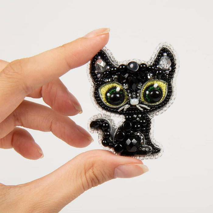 BP-330C Beadwork kit for creating brooch Crystal Art "Black cat"