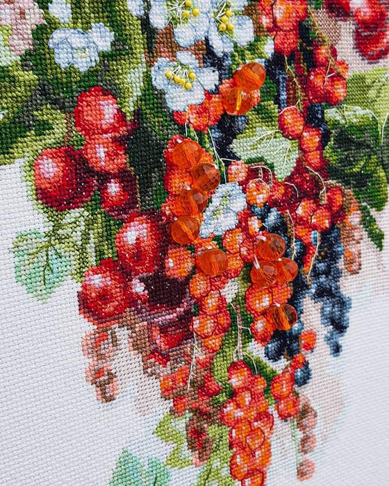 Cross-stitch kit M-266C "Sweet berry"