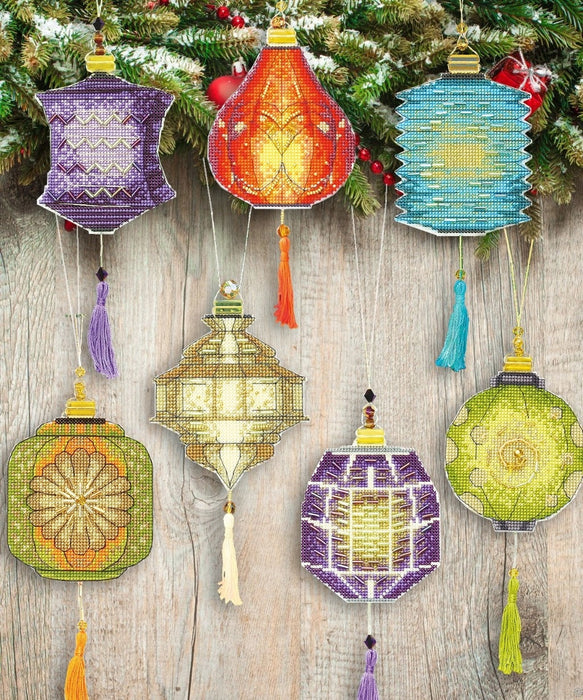 Christmas tree toy cross-stitch kit T-22C Set of pictures "Colorful lanterns"
