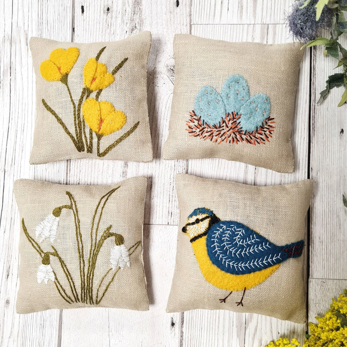 Linen lavender bag Embroidery kit - Spring Garden LNGAR4L