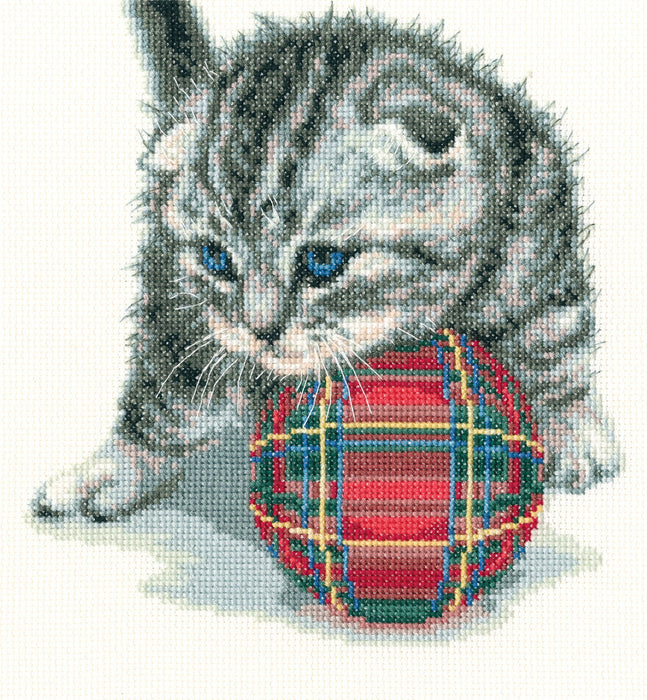 Playful kitten M708 Counted Cross Stitch Kit