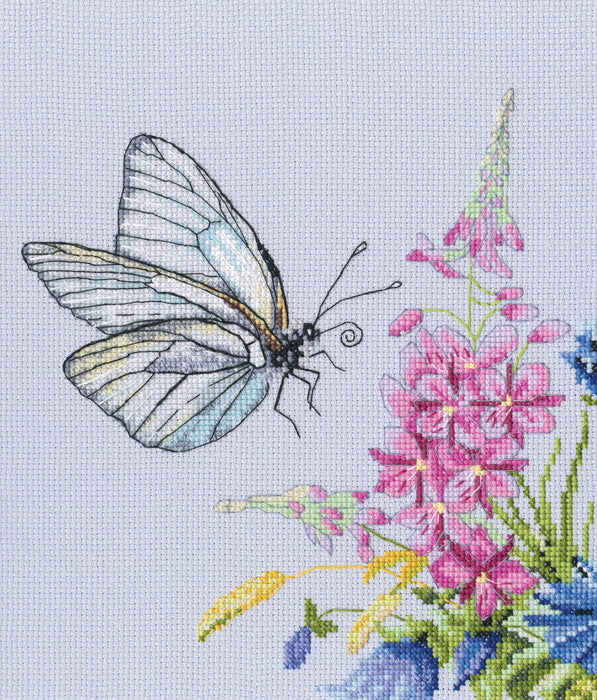 Cabbage butterfly M759 Counted Cross Stitch Kit