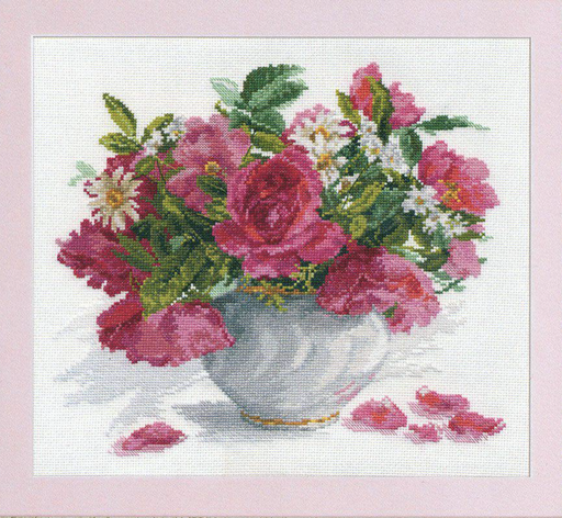 Blooming garden. Roses and Daisies 2-25 Cross-stitch kit - Wizardi