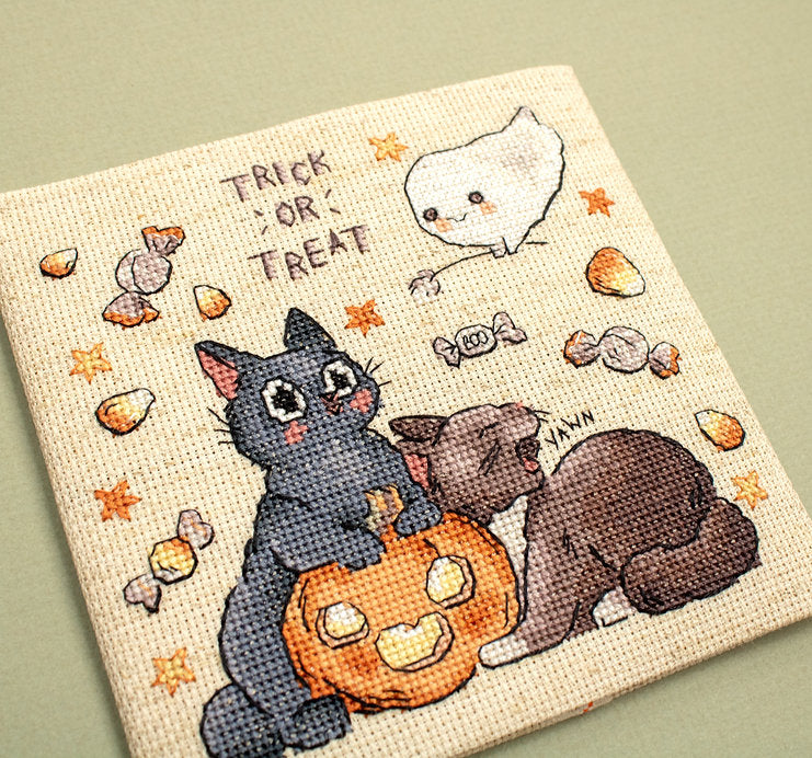 Trick Or Treat L8815 Counted Cross Stitch Kit