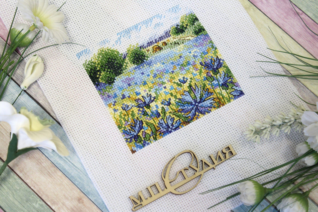 Flower Field Cross Stitch kit M-528 / SM-528 - Wizardi