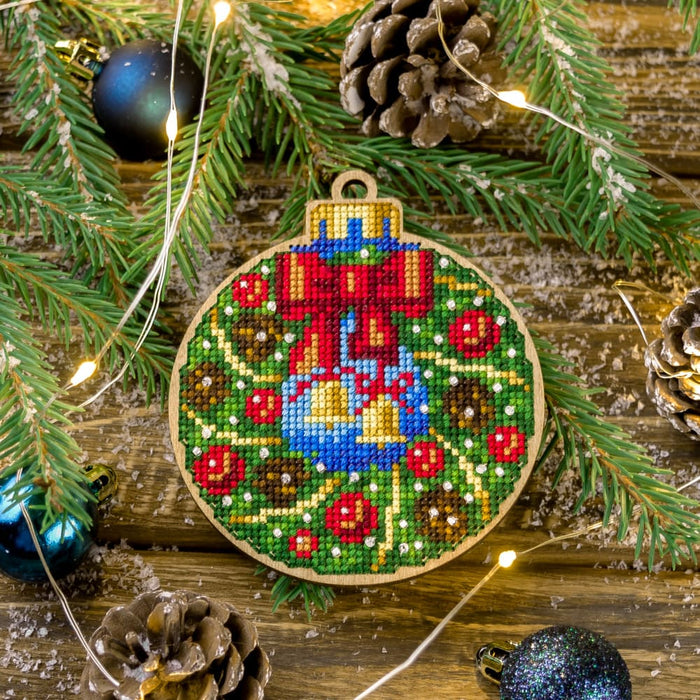 Cross-stitch kit on wood FLW-003